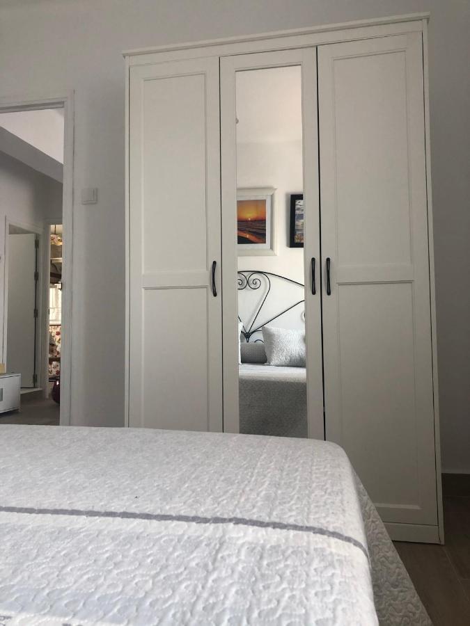 Apartamento Vacacional En El Centro De Tarifa Bagian luar foto